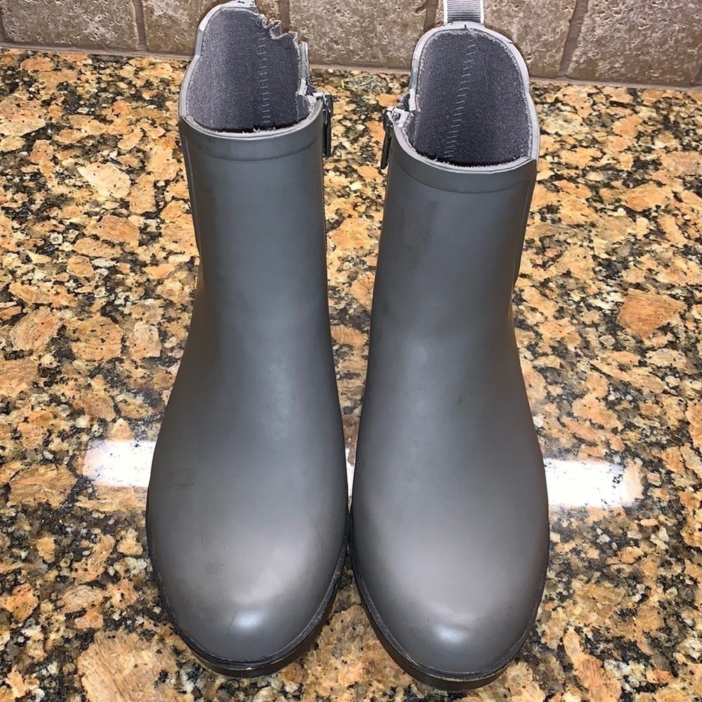 Lucky Brand brown/gray zippered rain boots, Size 10